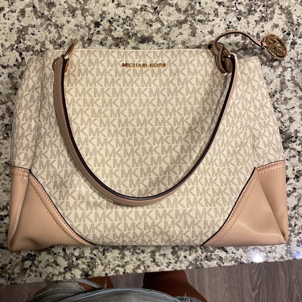 Michael kors tote